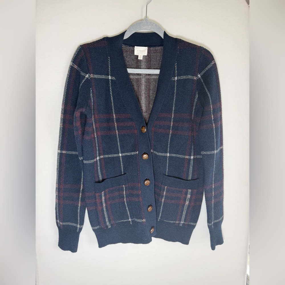 Cyrus plaid cardigan sweater • Women’s small